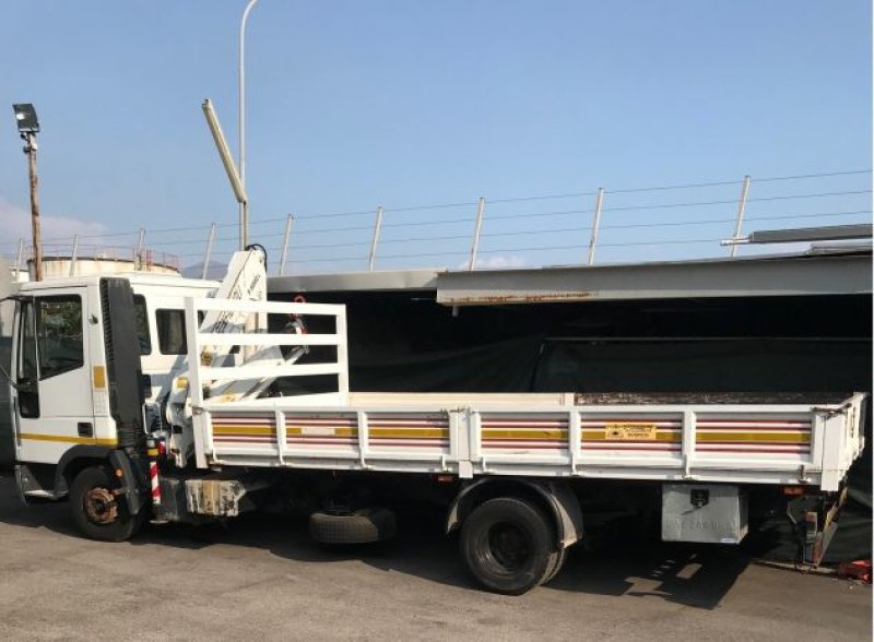 IVECO EUROCARGO 75 E14 CON GRU BONFIGLIOLI MOD. P5000 L/2SI  2006