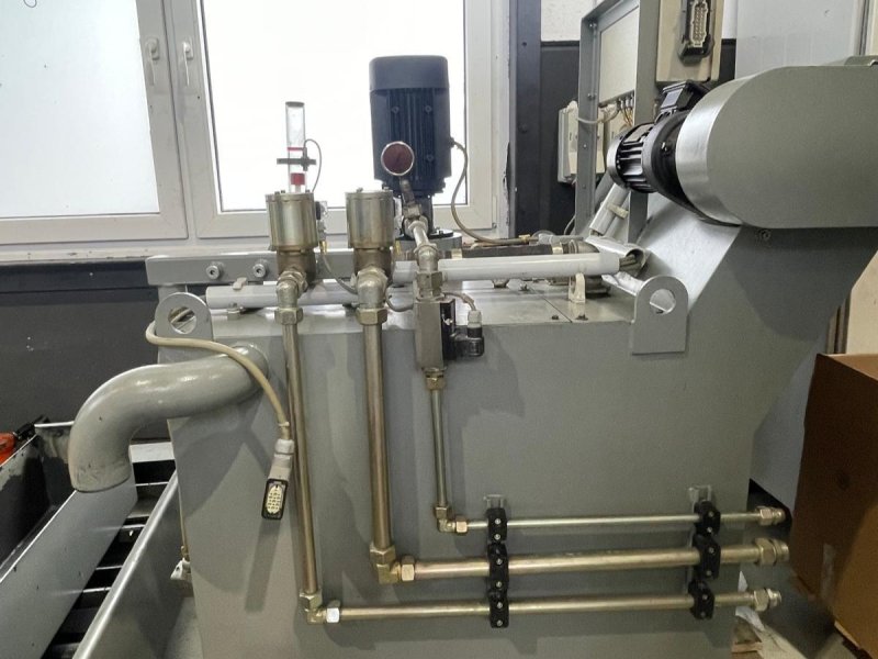 DECKEL MAHO DMC 63 V  2004