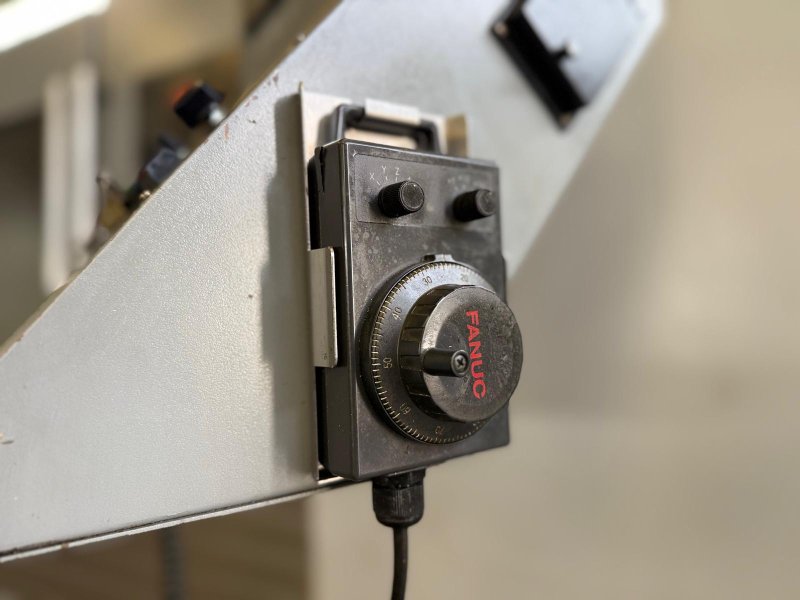 LEADWELL MV-40i 
